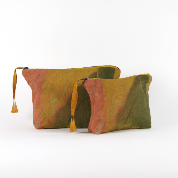 Feuille sur la falaise toiletry bag